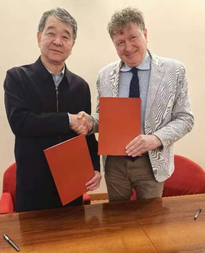 Signing of the renewed Memorandum of Understanding between Lanzhou University and IUC